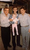 Маша с дедом, дядькой и папой